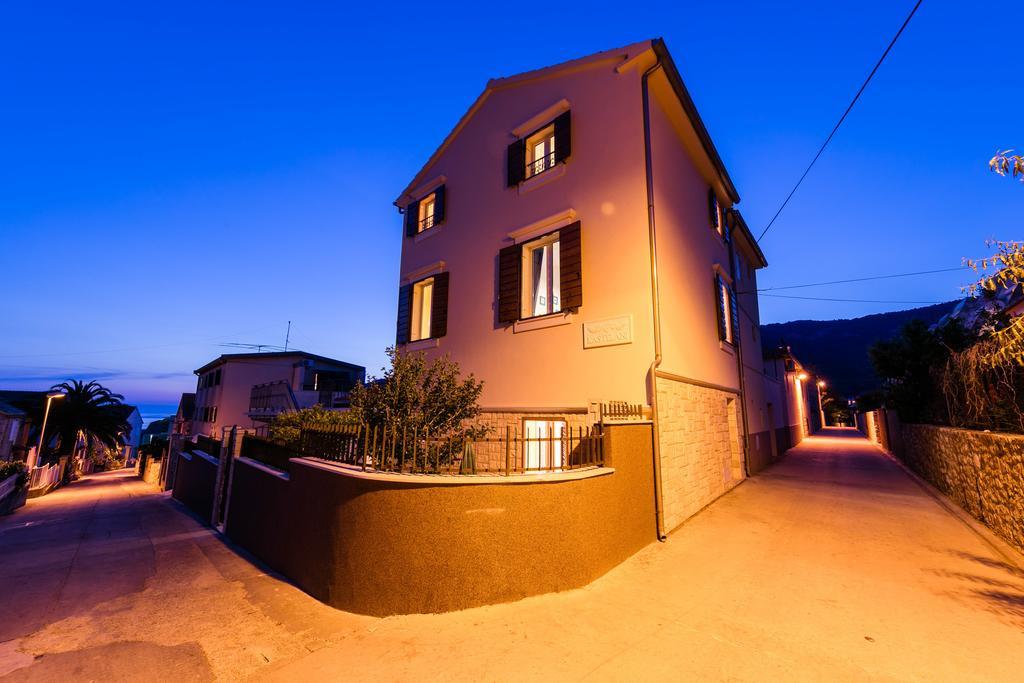 Apartments Kastelani Komiža Exterior foto